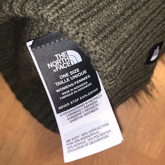 NWT The North Face Oh-Mega Fur Pom Beanie - Picture 5 of 6